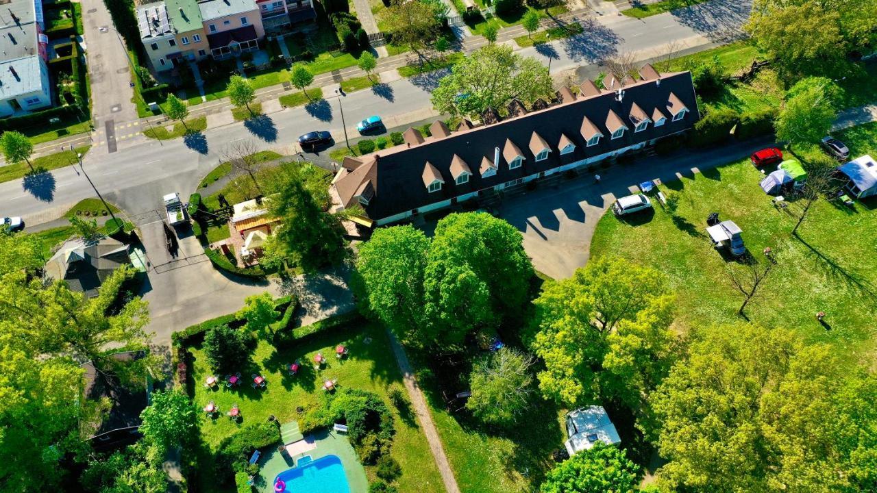 Romantik Camping Es Panzio Бік Екстер'єр фото